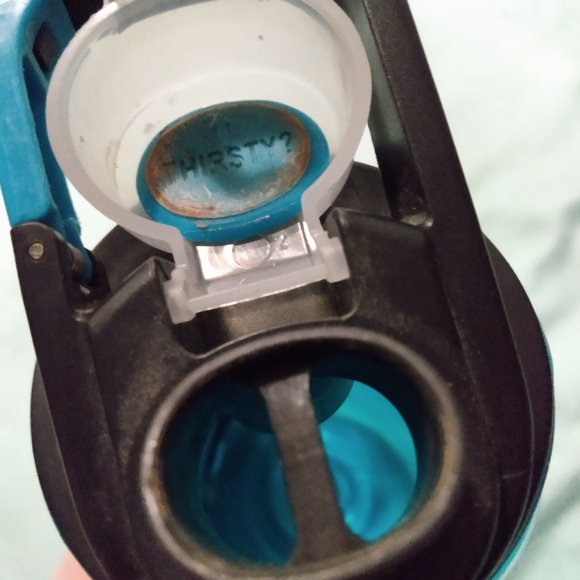 Blue chug it cool gear water bottle with lid - Picture 6 of 8